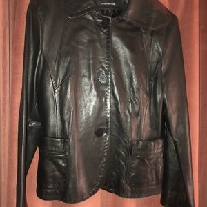 Jones of New York leather jacket.good as new
